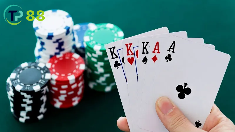 Cách chơi bài Poker Texas: Hướng dẫn chi tiết cho người mới 1 Poker: Á, K, Q, J, 10... 2.