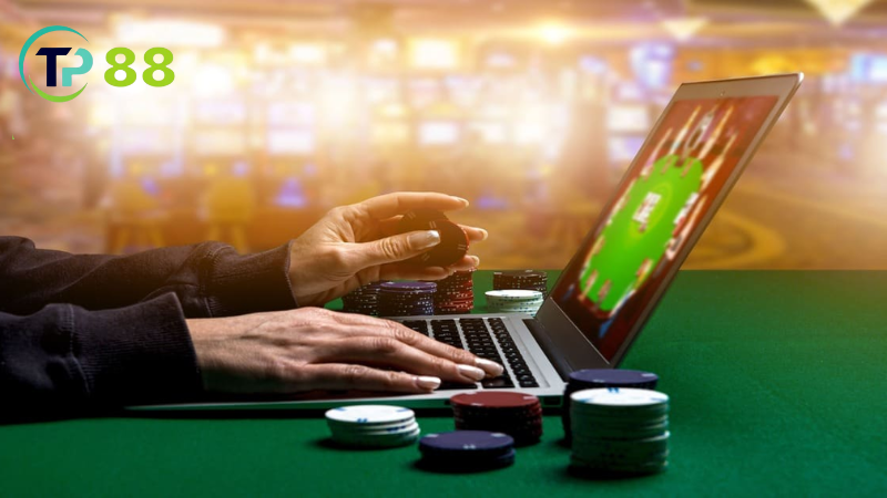 Thuật Ngữ Trong Poker Cơ Bản: Từ Điển Dành Cho Người Mới 3 Poker: hiểu sai lệnh, mất quyền chơi.